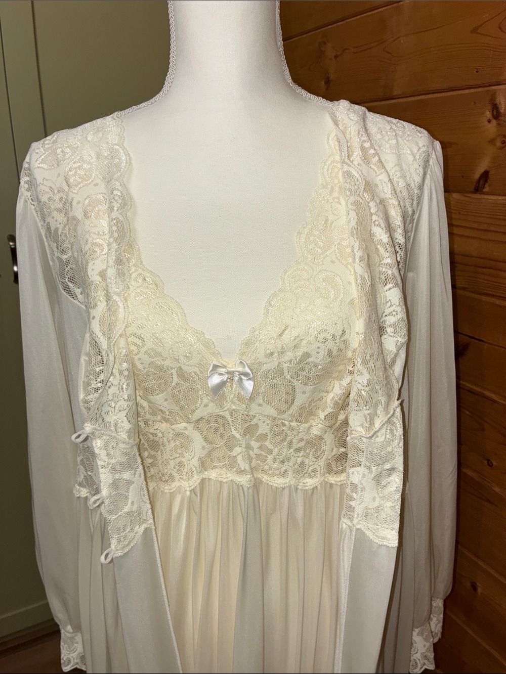 Ivory Peignoir Set - Robe & Gown - L - Picture 3 of 7